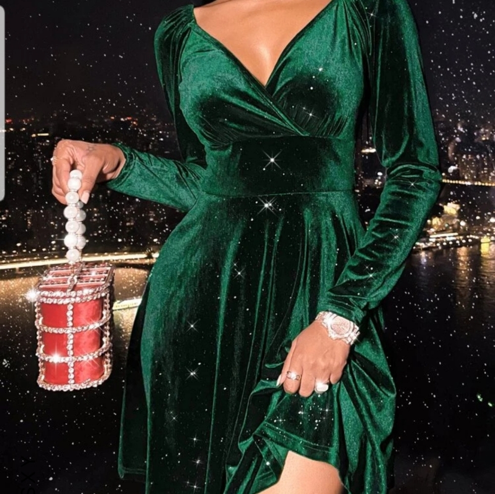 Green long sleeve dress